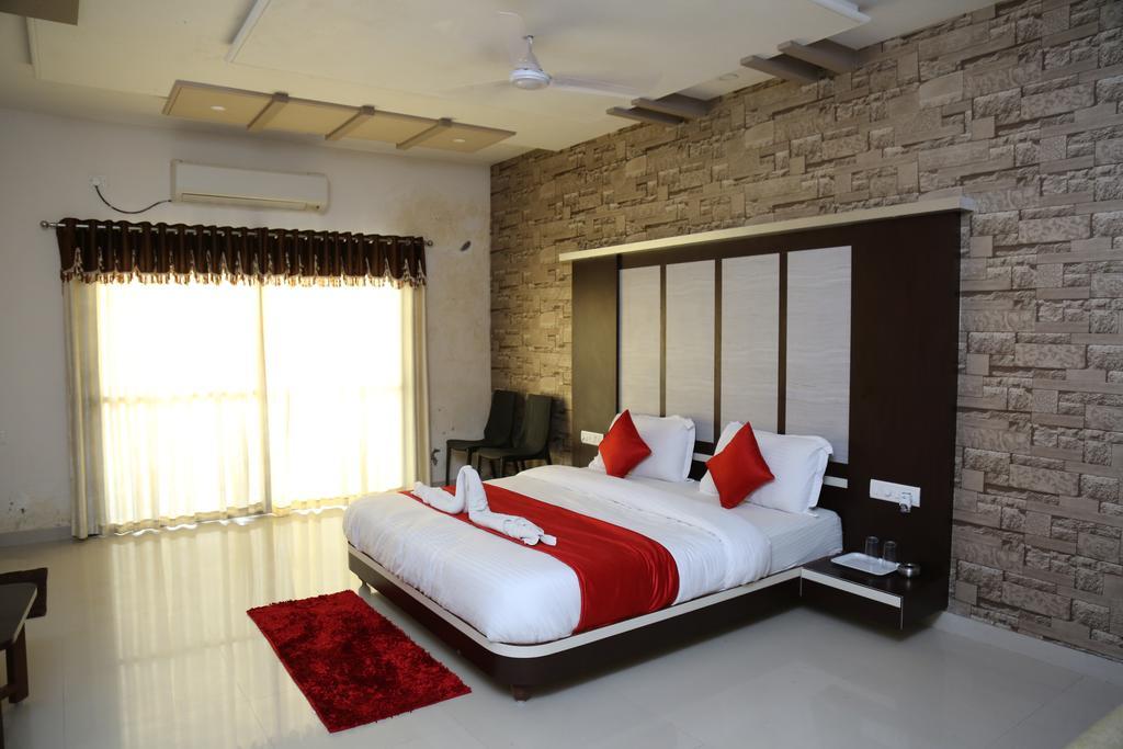 Hotel Rudra Plaza Dwārka Extérieur photo