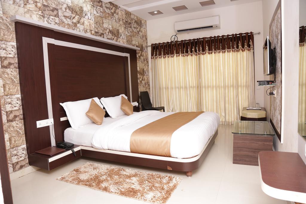 Hotel Rudra Plaza Dwārka Extérieur photo