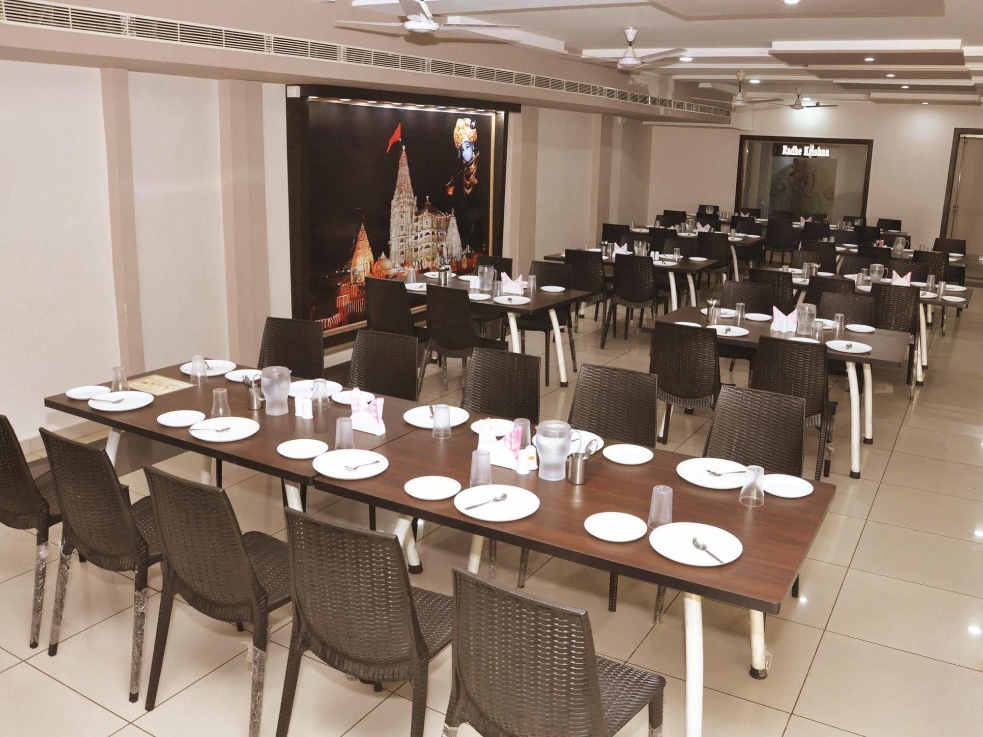 Hotel Rudra Plaza Dwārka Extérieur photo